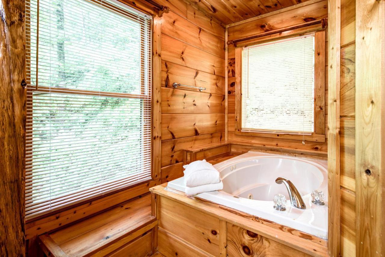 Cabin Of Dreams, 3 Bedroom Water View, Wifi, Hot Tub, Pool Table, Sleep 8 Сев'єрвілл Екстер'єр фото