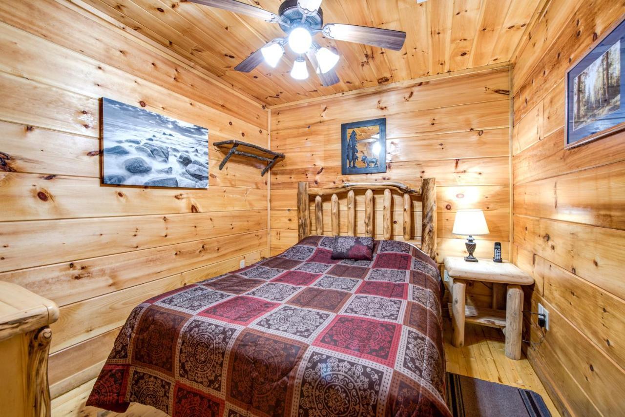 Cabin Of Dreams, 3 Bedroom Water View, Wifi, Hot Tub, Pool Table, Sleep 8 Сев'єрвілл Екстер'єр фото