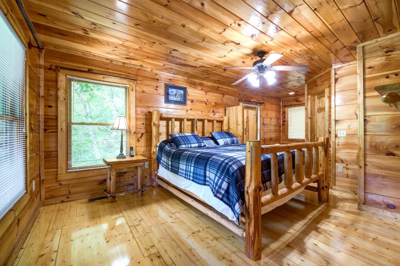 Cabin Of Dreams, 3 Bedroom Water View, Wifi, Hot Tub, Pool Table, Sleep 8 Сев'єрвілл Екстер'єр фото